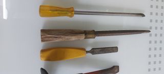 N° 193.- Juego herramientas: cortafríos y cuchilla