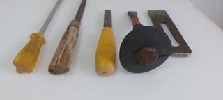 N° 193.- Juego herramientas: cortafríos y cuchilla