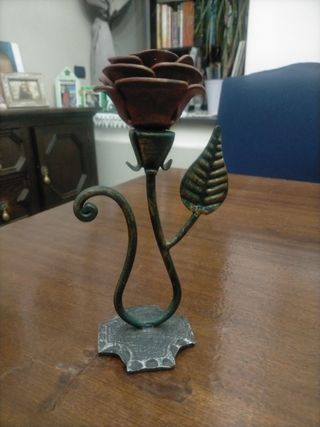 Rosa metallo portacandele