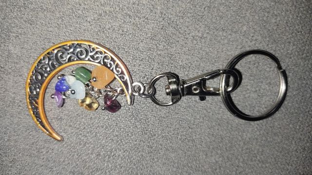 4 Originales llaveros luna y piedras naturales
