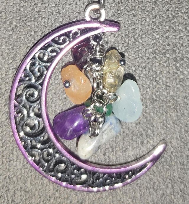 4 Originales llaveros luna y piedras naturales