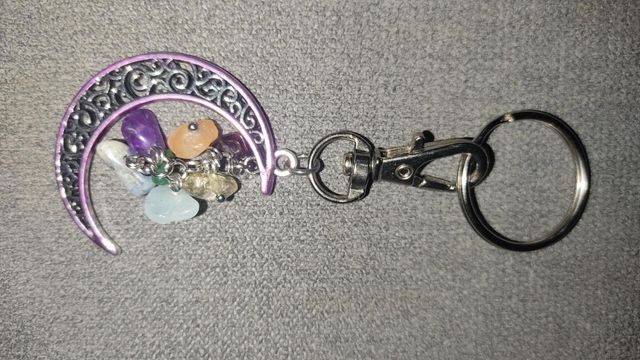 4 Originales llaveros luna y piedras naturales