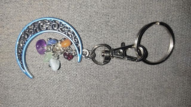 4 Originales llaveros luna y piedras naturales