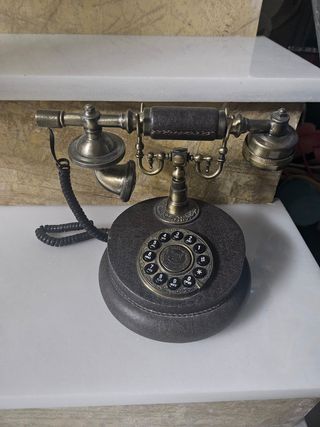 Teléfono antiguo estilo retro