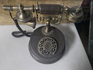 Teléfono antiguo estilo retro