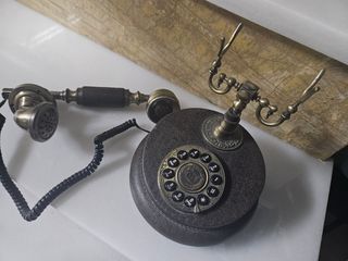Teléfono antiguo estilo retro
