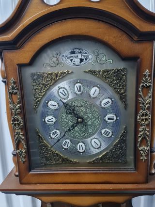 Reloj TEMPUS FUGIT