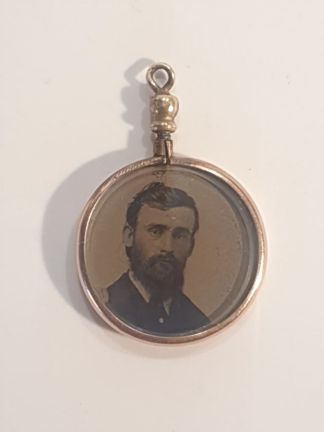 Colgante oro 14k siglo XIX con ferrotipos