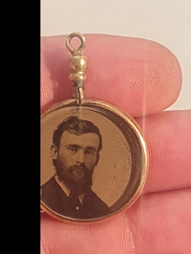 Colgante oro 14k siglo XIX con ferrotipos