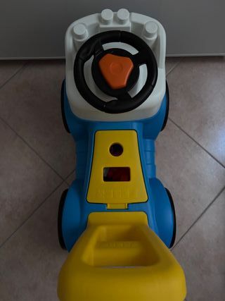 Coche corre pasillos