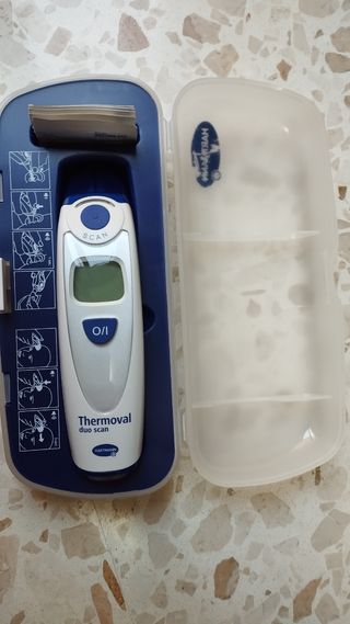 Termómetro Hartmann Thermoval duo de frente y oído