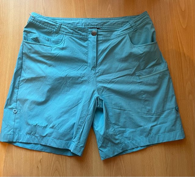Pantalones cortos de senderismo para mujer.
