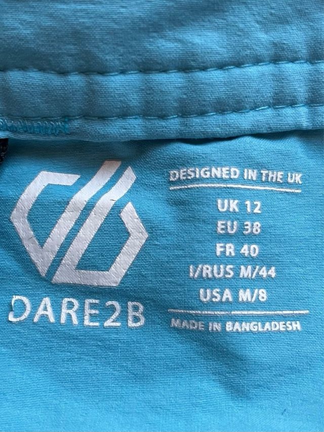 Pantalones cortos de senderismo para mujer.