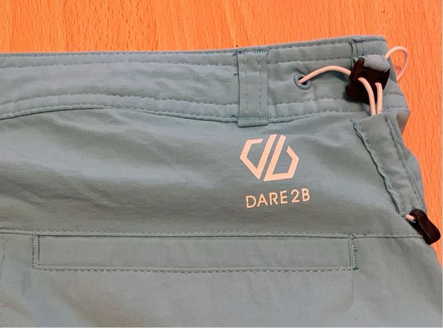 Pantalones cortos de senderismo para mujer.