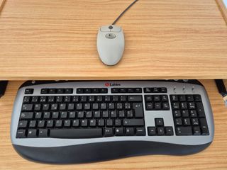 Mesa ordenador y estudio con ruedas + regalo