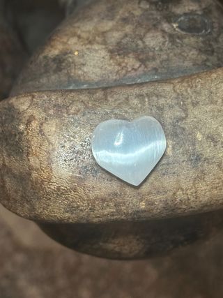 Cuoricino in selenite