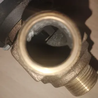 Válvula de tres vías de caldera de gas.