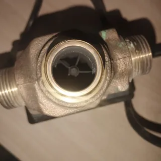 Válvula de tres vías de caldera de gas.