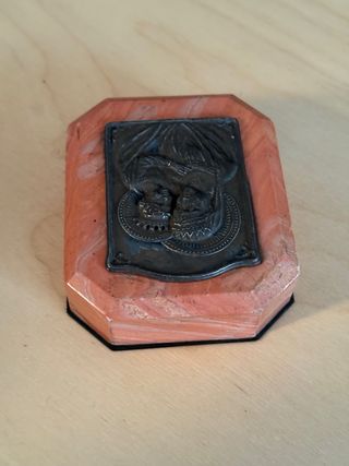 Placa religiosa antigua Virgen con Niño. Tschudin