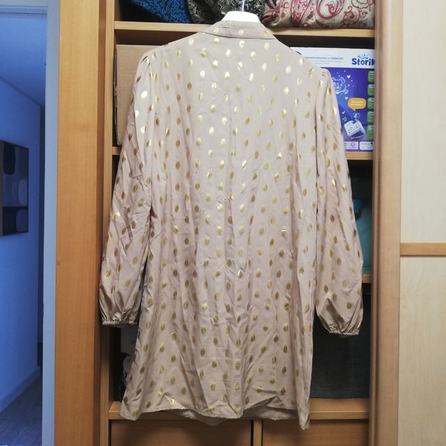 Vestido dorado nuevo