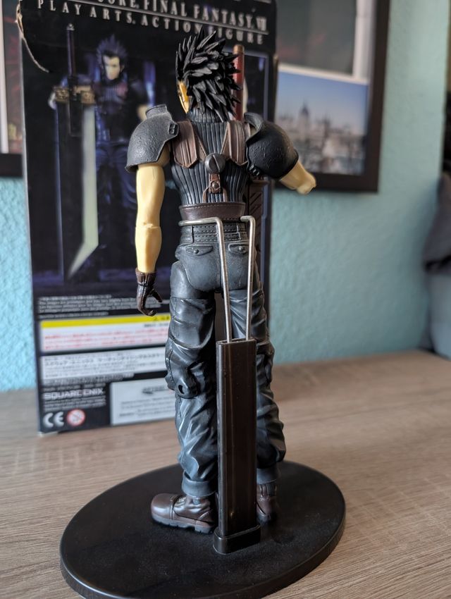 Figura Crisis Core Zack Fair