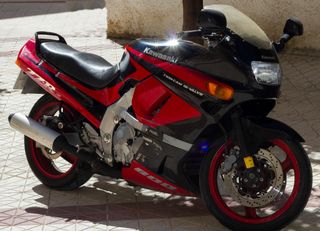 Kawasaki ZZR600 - Moto
