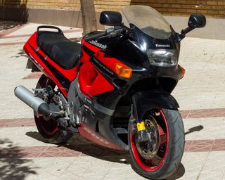 Kawasaki ZZR600 - Moto