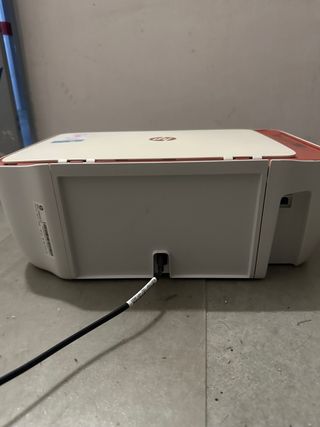 Impresora HP DeskJet coral/blanca