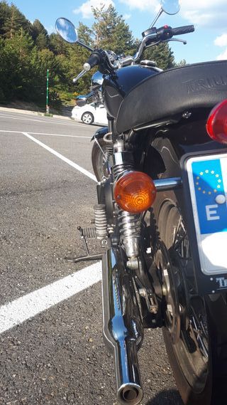 Triumph Bonneviĺle T100 2006