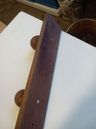 Appendiabiti da muro in legno color noce