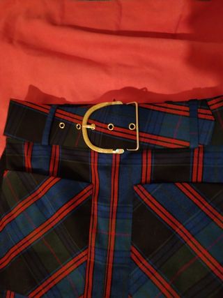 Falda midi Zara cuadros rojos y azules - Talla S