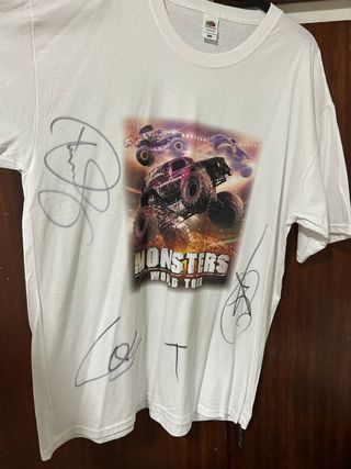 Camiseta Monster Trucks Firmada