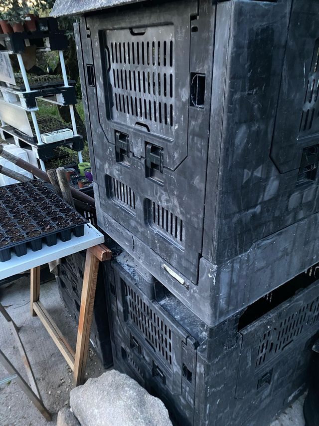 Cajon de plastico compost y otras utilidades