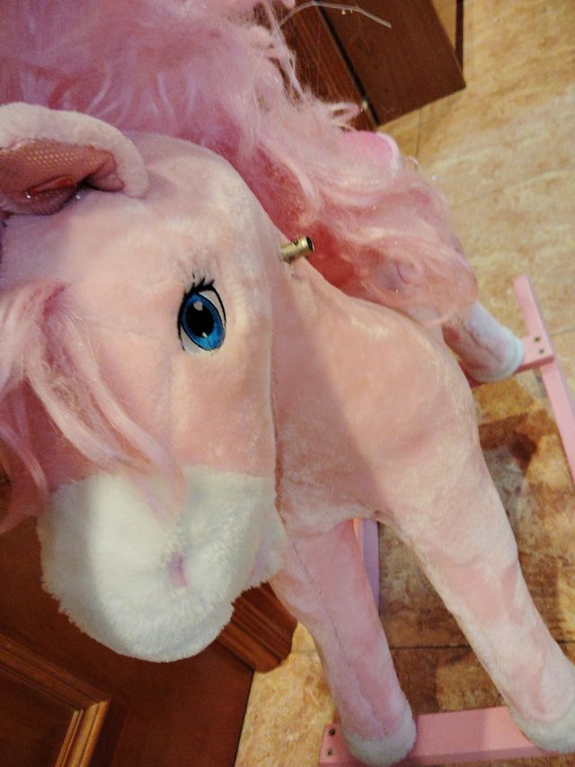 Caballo mecedora rosa infantil