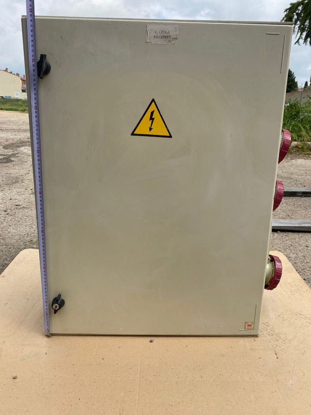Cuadros de obra  eléctricos industriales usados