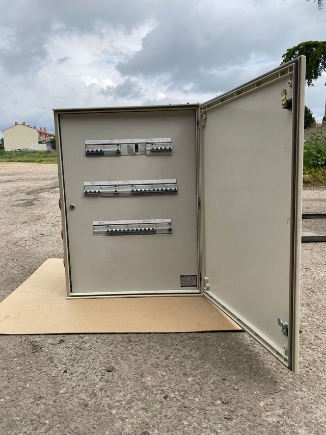 Cuadros de obra  eléctricos industriales usados