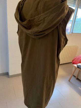 Vestido verde oliva verano con capucha