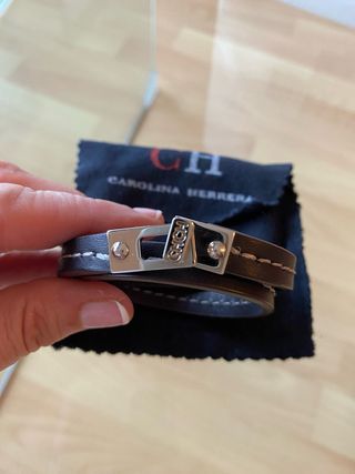 PULSERA DE PIEL CAROLINA HERRERA