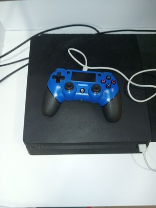PS4 Slim (PlayStation 4) negra