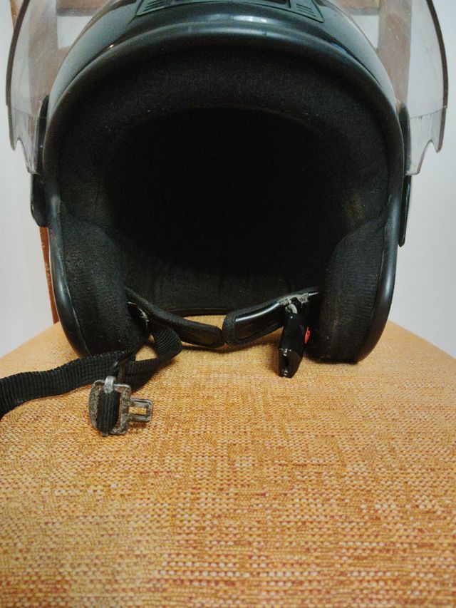 Casco moto Helmets MT negro c/visera