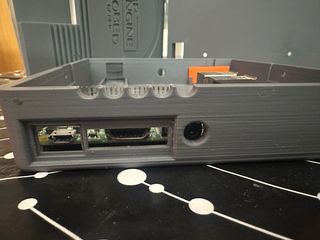 Carcasa pc engine para la raspberry