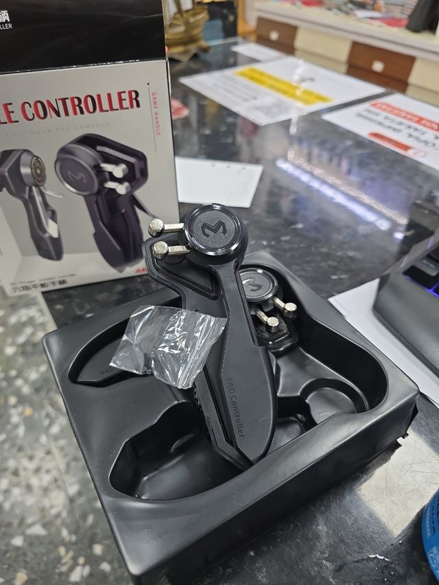 AK-PAD6K - Controller mobile a 6 dita