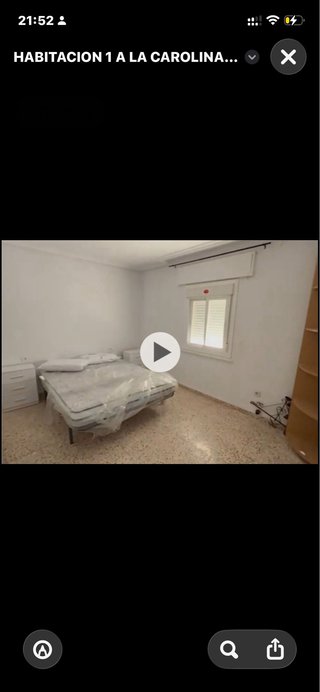 Piso céntrico amplio con 3 habitaciones.