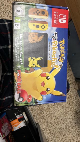 Nintendo Switch Edición Pokémon Let's Go Pikachu
