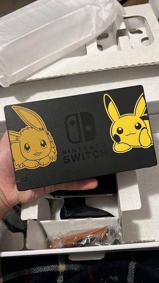 Nintendo Switch Edición Pokémon Let's Go Pikachu
