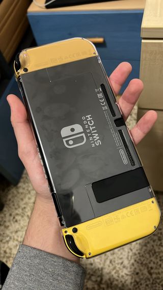 Nintendo Switch Edición Pokémon Let's Go Pikachu