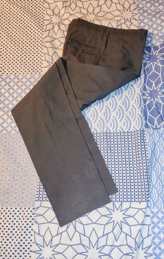 Tres trajes x 100€ chaqueta y pantalón