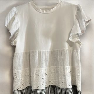 Blusa blanca con volantes
