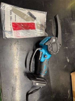 Mini motosierra eléctrica