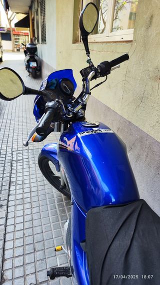 Moto Yamaha 125cc Azul